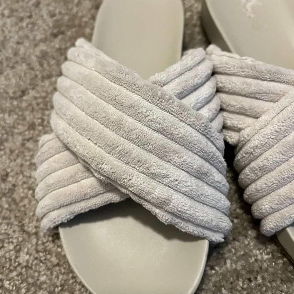 KAANAS Sinatra Slides ivory 9 soft velour‎